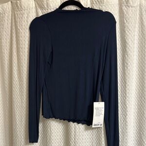 NWT lululemon hold tight lettuce-edge turtleneck in true navy